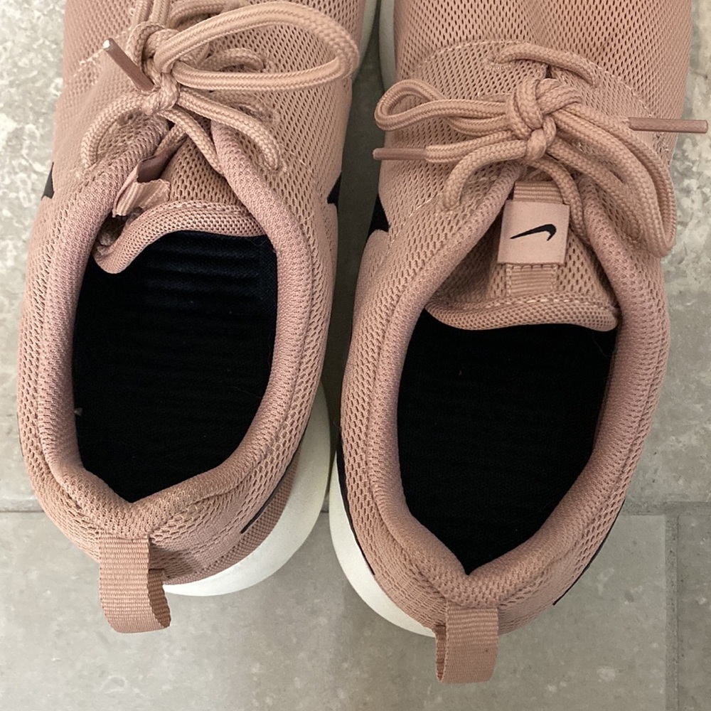 Rose Gold Nike Shoes - Picture 5 of 8